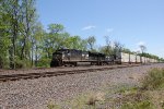NS 7665 leading train 25P west at Cove PA, Milepost 116
